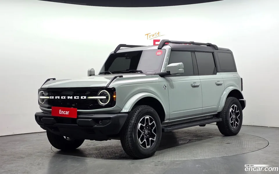 Ford Bronco 2.7 2023 — фото 1, купить с доставкой в Москву