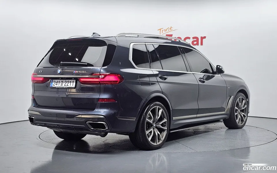 BMW X7 M50i 6 2022 — миниатюра 2