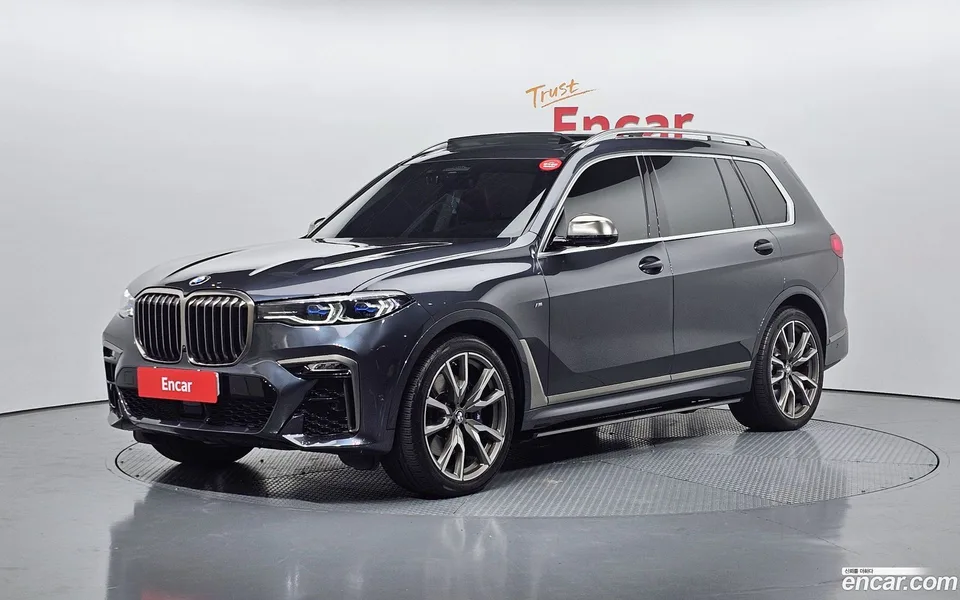 BMW X7 M50i 6 2022 — фото 1, купить с доставкой в Москву