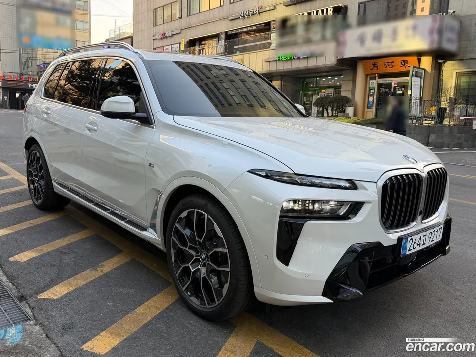 BMW X7 xDrive 40i M 6 2026 — миниатюра 2
