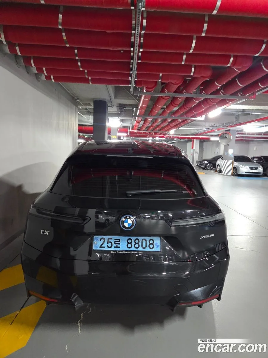 BMW iX xDrive50 2023 — миниатюра 2