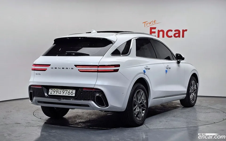 Genesis GV70 2.5T 2WD 2022 — миниатюра 2