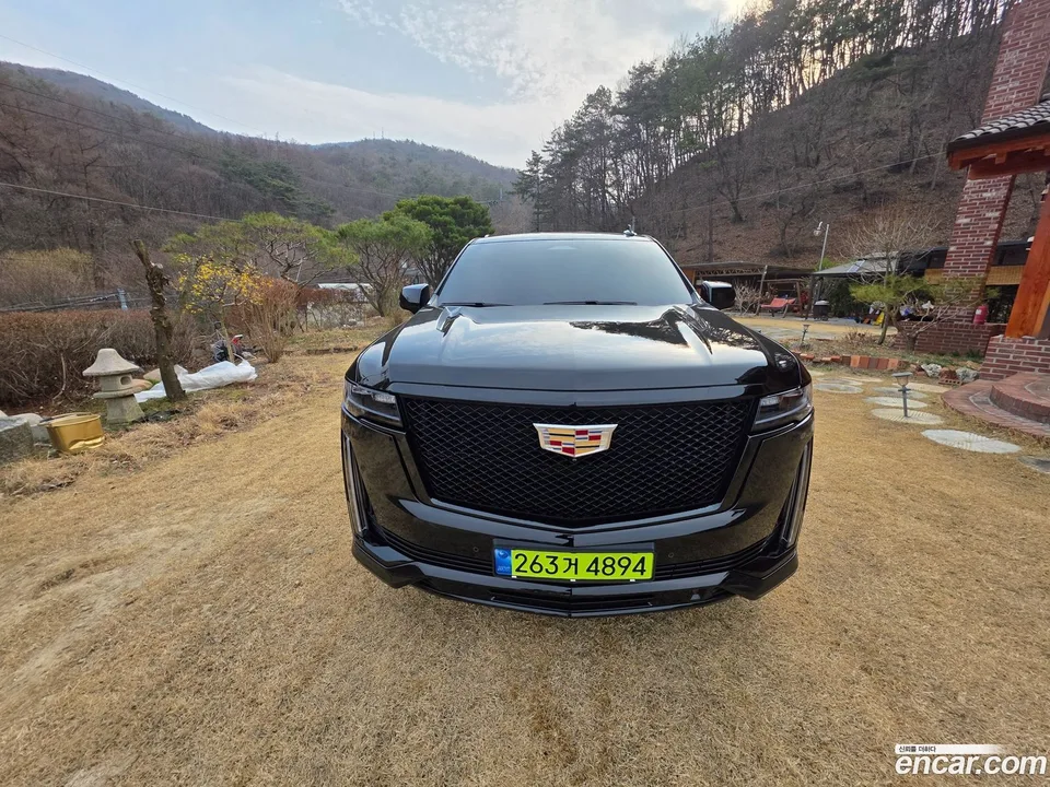 Cadillac Escalade 6.2 ESV 2023 — миниатюра 2