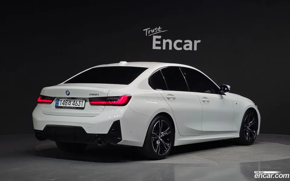 BMW 3 Series 320i M 2023 — миниатюра 2
