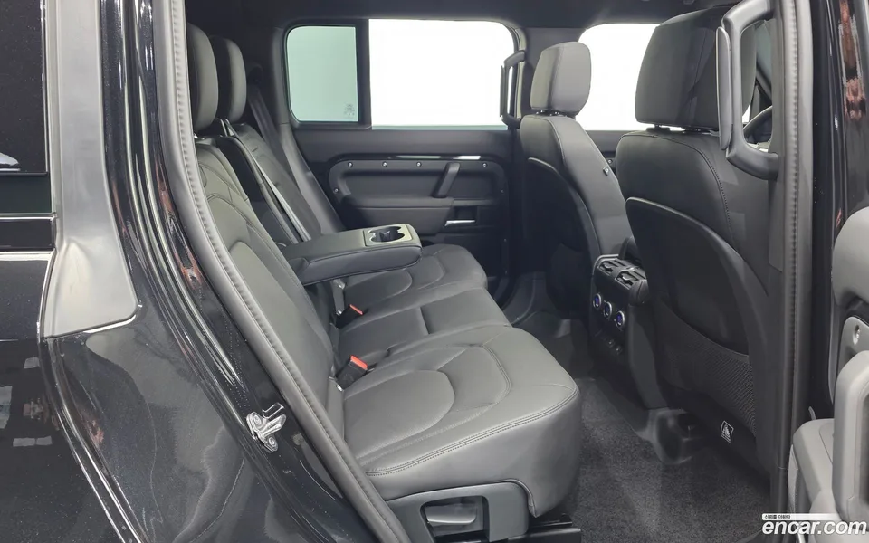 Land Rover Defender 130 P400 X- HSE 2025 — миниатюра 5