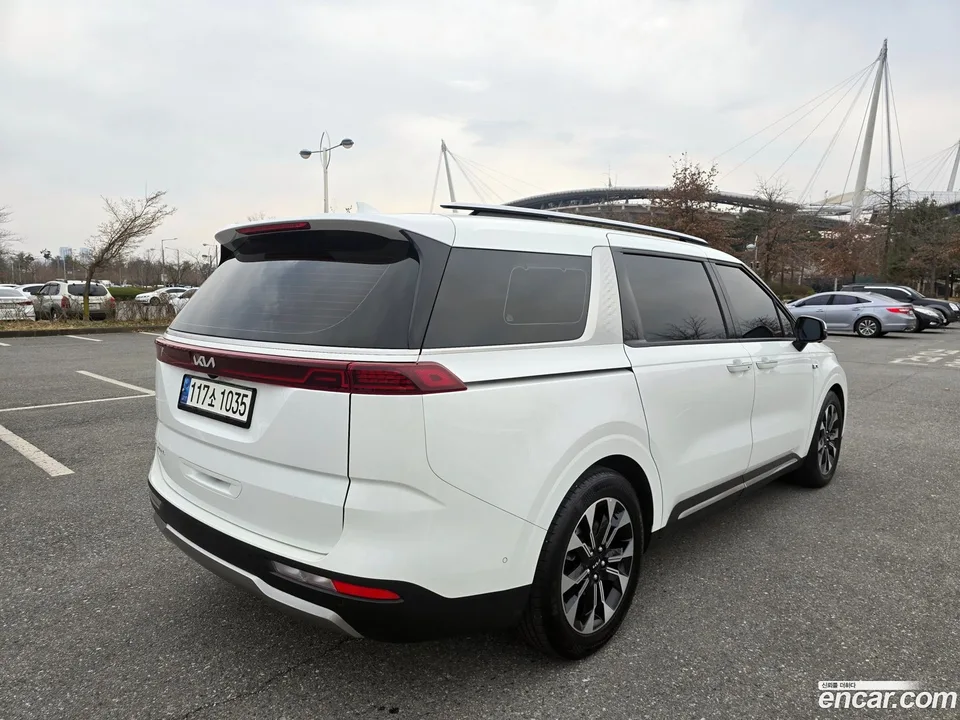 Kia Carnival 7 2022 — миниатюра 2