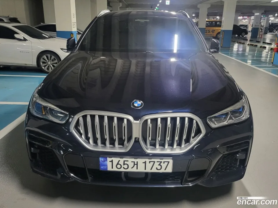 BMW X6 xDrive40i M 2023 — фото 1, купить с доставкой в Москву