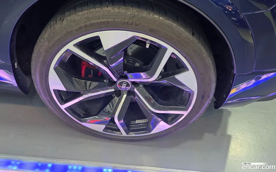 Audi RSQ8 (4M) 4.0 TFSI 2023 — миниатюра 5