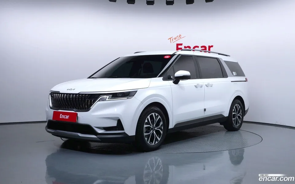 Kia Carnival 9 2022 — фото 1, купить с доставкой в Москву