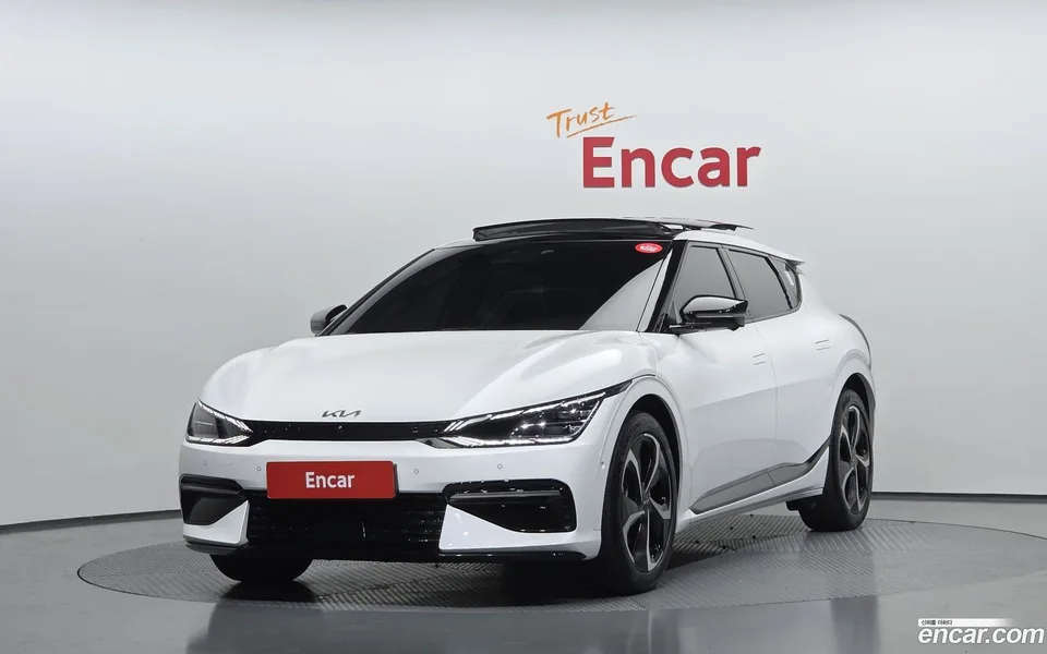Kia EV6 2022 — фото 1, купить с доставкой в Москву