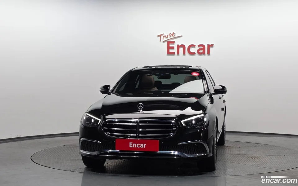 Mercedes-Benz E-Class E350 4MATIC 2023 — миниатюра 3