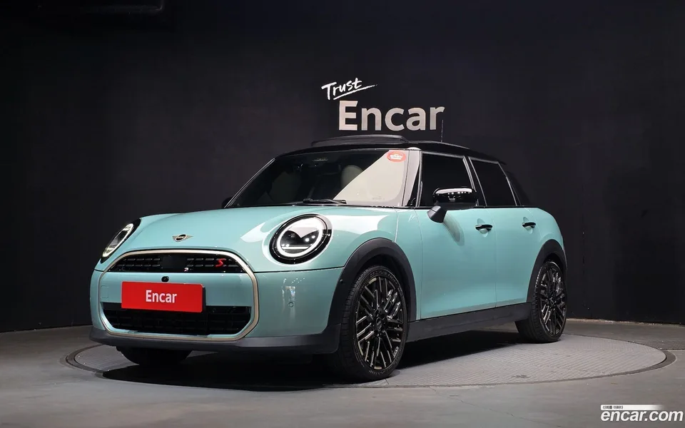 MINI Cooper S 5 2025 — фото 1, купить с доставкой в Москву