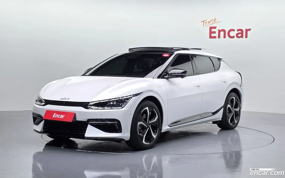Kia EV6 2022 — фото 1, купить с доставкой в Москву