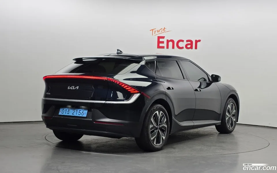 Kia EV6 2022 — миниатюра 2
