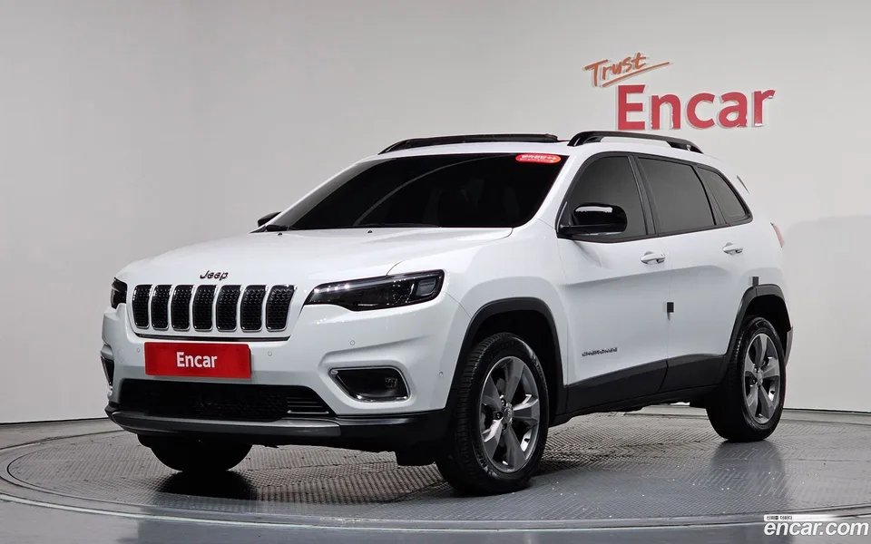 Jeep Cherokee (KL) 2.4 AWD 2022 — фото 1, купить с доставкой в Москву