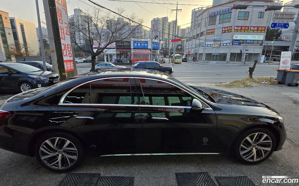 Mercedes-Benz E-Class E220d 4MATIC 2024 — миниатюра 2