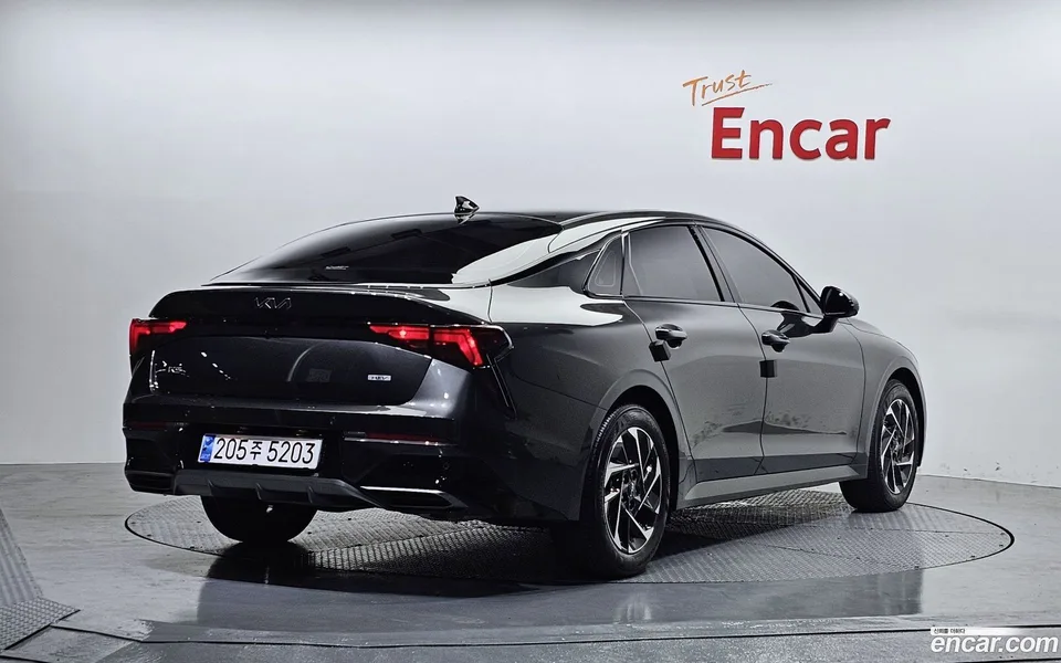 Kia K5 Hybrid 2025 — миниатюра 2