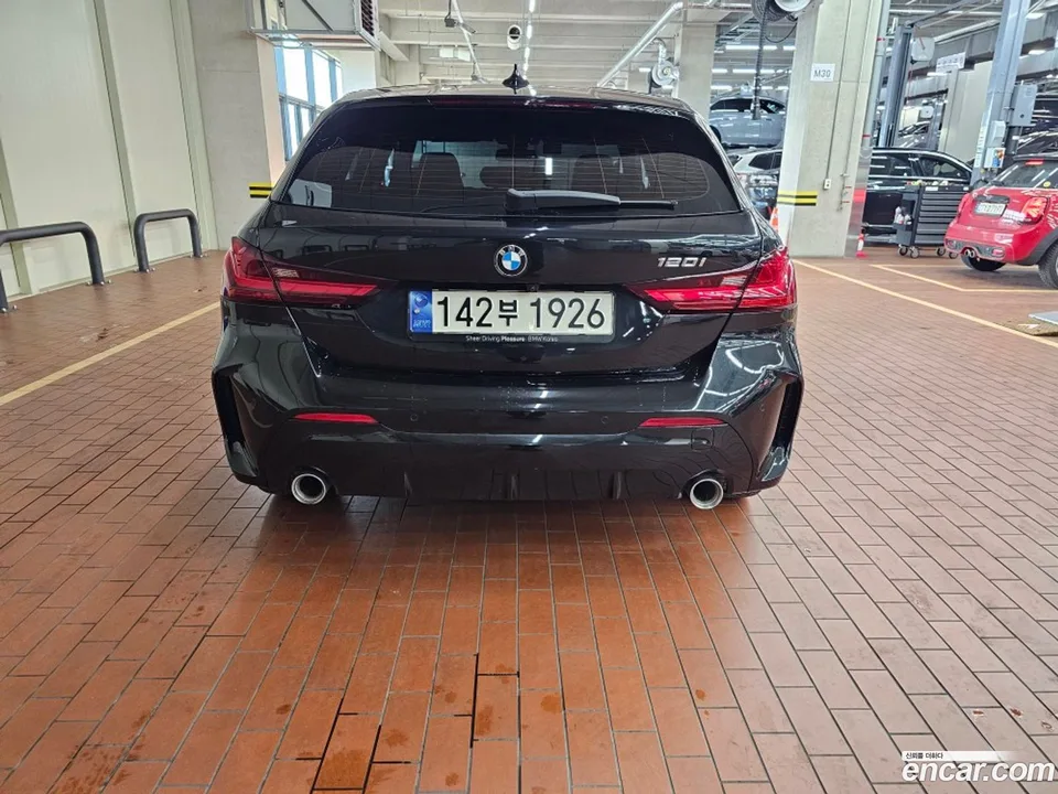 BMW 1 Series 120i M 2024 — миниатюра 4