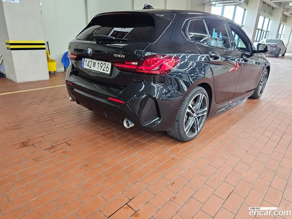 BMW 1 Series 120i M 2024 — миниатюра 5