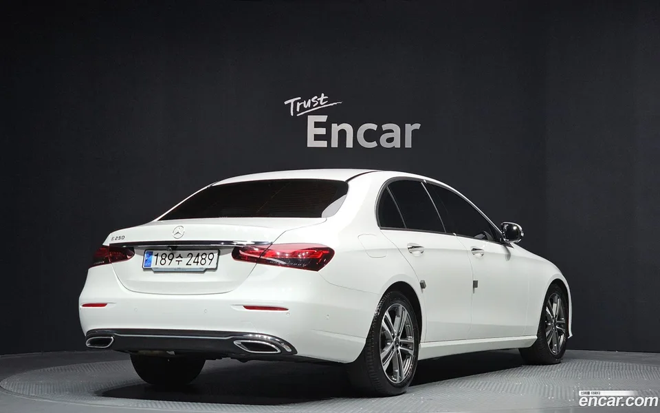 Mercedes-Benz E-Class E250 2023 — миниатюра 2