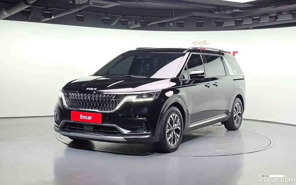 Kia Carnival 9 2023 — фото 1, купить с доставкой в Москву