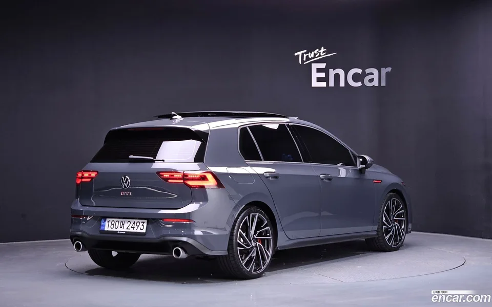 Volkswagen Golf 2.0 GTI 2024 — миниатюра 2