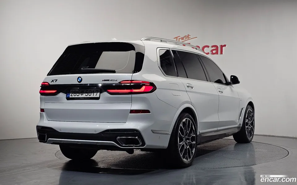 BMW X7 xDrive 40d M 7 2023 — миниатюра 2