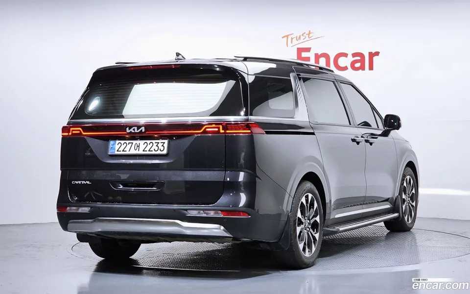 Kia Carnival 9 2023 — миниатюра 2