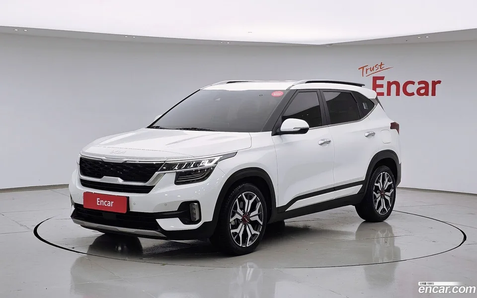 Kia Seltos 1.6 2WD 2022 — фото 1, купить с доставкой в Москву