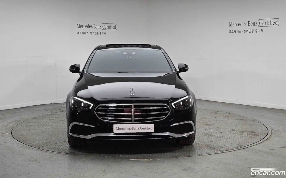 Mercedes-Benz E-Class E350 4MATIC 2022 — миниатюра 3
