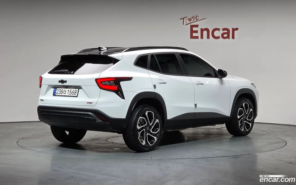 Chevrolet Trax Crossover 1.2 RS 2023 — миниатюра 2