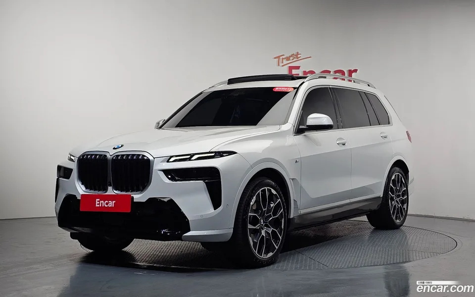 BMW X7 xDrive 40d M 7 2023 — фото 1, купить с доставкой в Москву