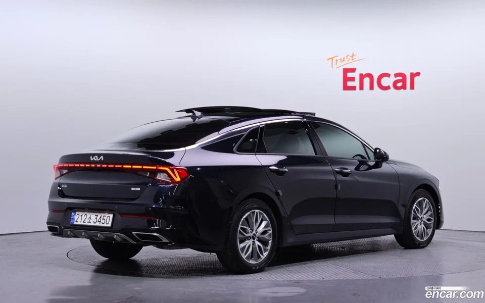 Kia K5 Hybrid 2023 — миниатюра 2