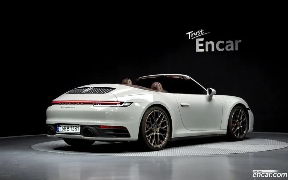 Porsche 911 (992) 4S 2023 — миниатюра 2