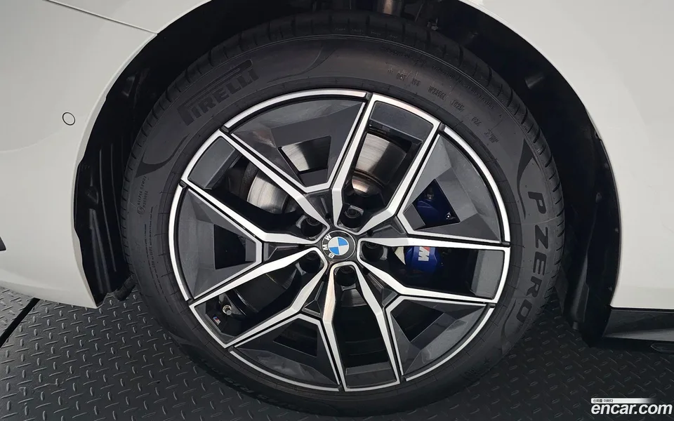 BMW 5 Series 523d M 2025 — миниатюра 5