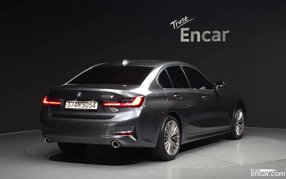 BMW 3 Series 320d 2022 — миниатюра 2