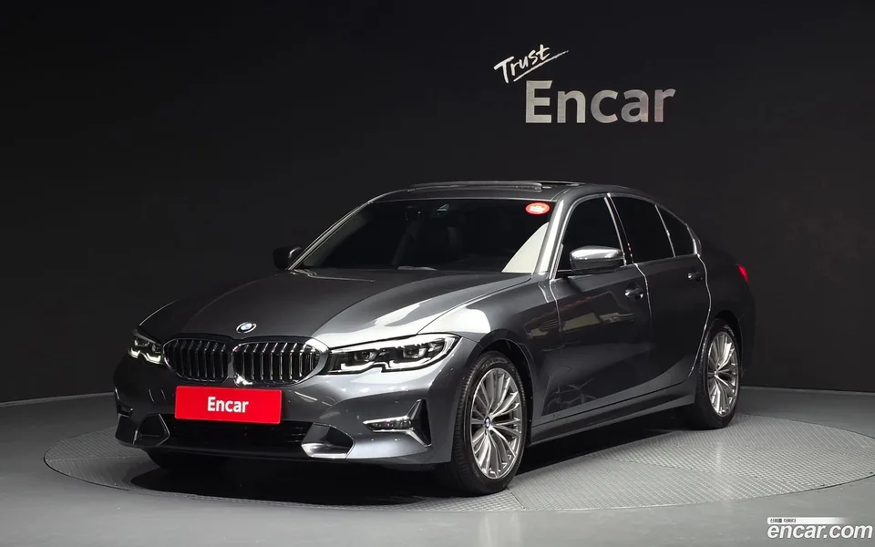 BMW 3 Series 320d 2022 — фото 1, купить с доставкой в Москву