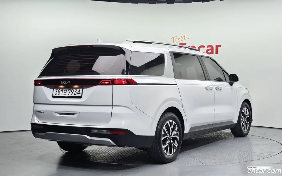 Kia Carnival 9 2023 — миниатюра 2