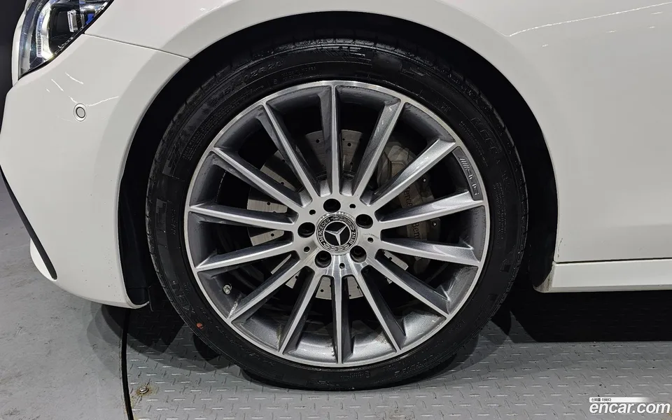Mercedes-Benz E-Class E350 4MATIC AMG Line 2022 — миниатюра 5