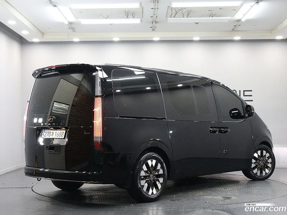 Hyundai Staria 4WD 9 2023 — миниатюра 3