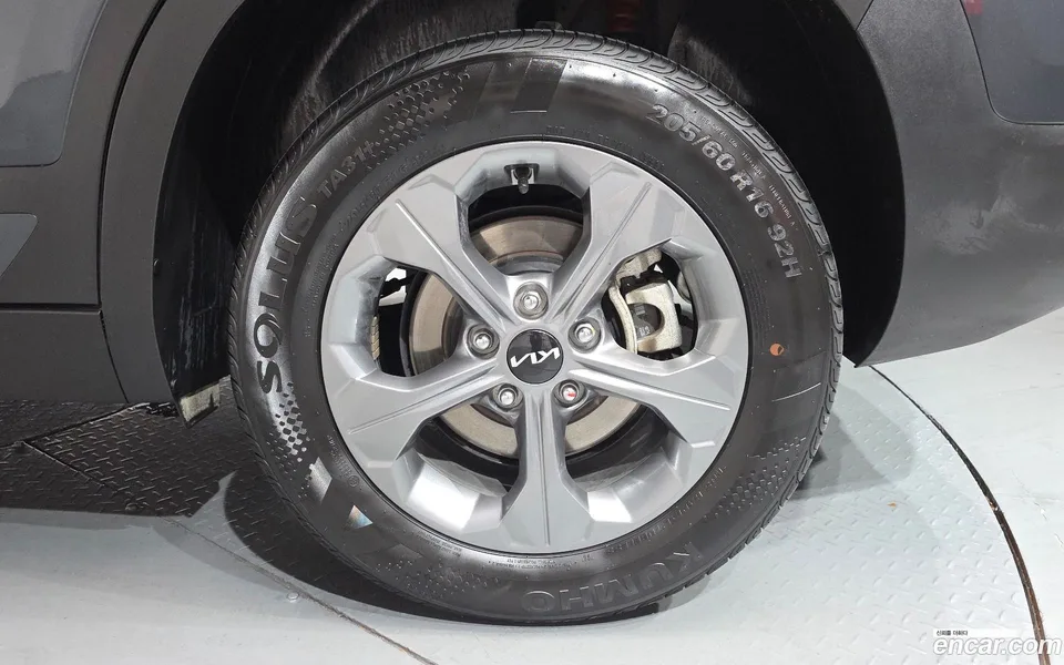 Kia Seltos 1.6 4WD 2023 — миниатюра 5