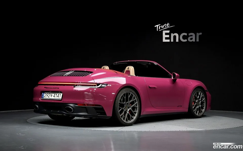 Porsche 911 (992) 4 GTS 2024 — миниатюра 2