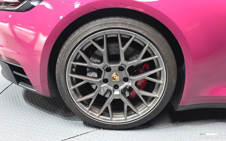 Porsche 911 (992) 4 GTS 2024 — миниатюра 5