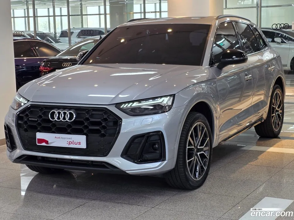 Audi Q5 45 TFSI 2024 — фото 1, купить с доставкой в Москву
