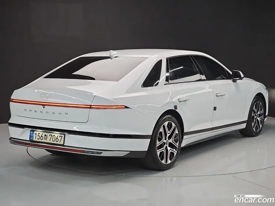 Hyundai Grandeur 2.5 2WD 2023 — миниатюра 2