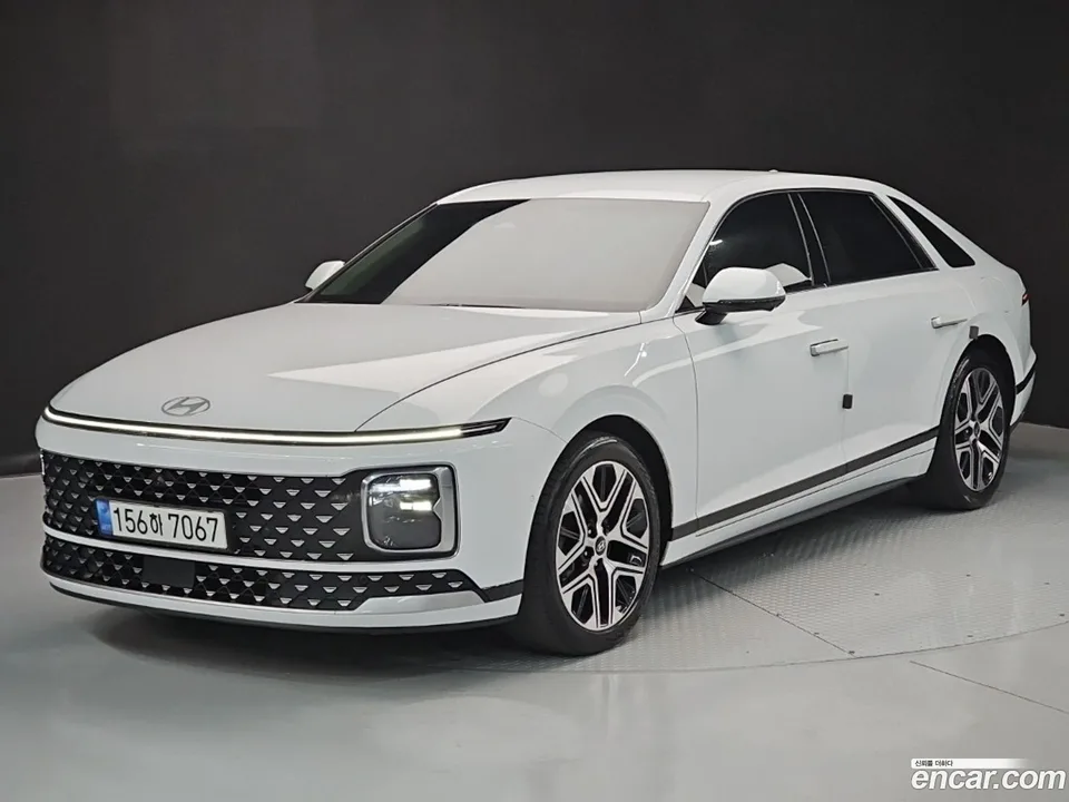 Hyundai Grandeur 2.5 2WD 2023 — фото 1, купить с доставкой в Москву
