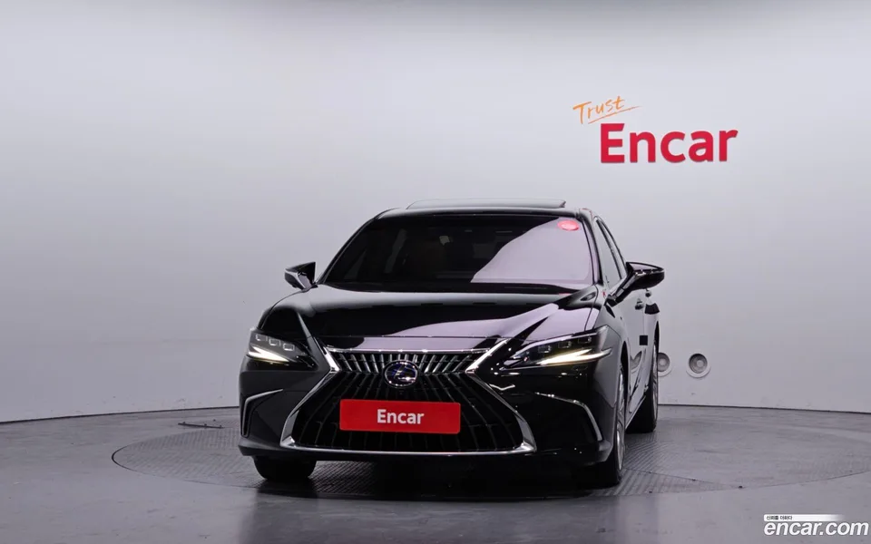Lexus ES 300h 2022 — миниатюра 3