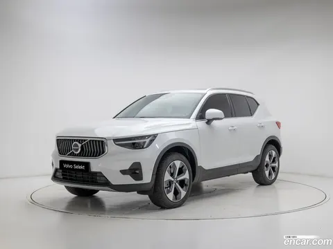 Volvo XC40 2025 купить в Москве