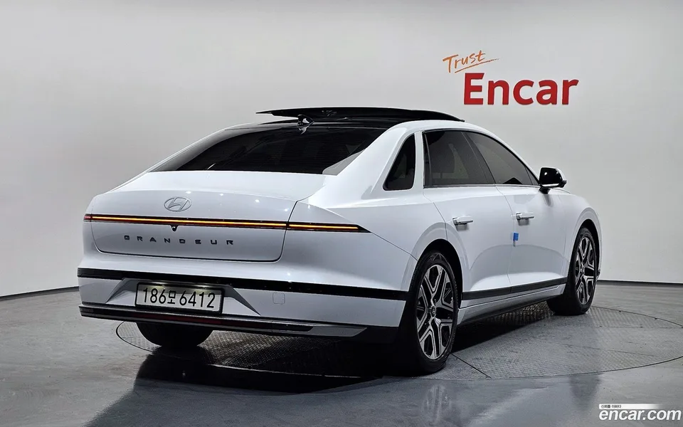 Hyundai Grandeur 2.5 2WD 2023 — миниатюра 2