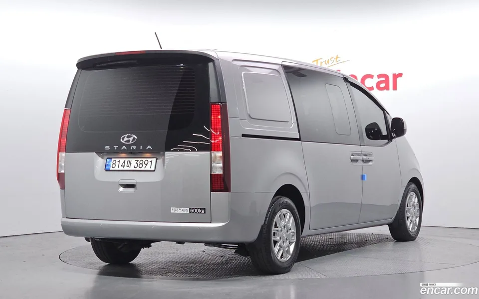 Hyundai Staria 5 2023 — миниатюра 2